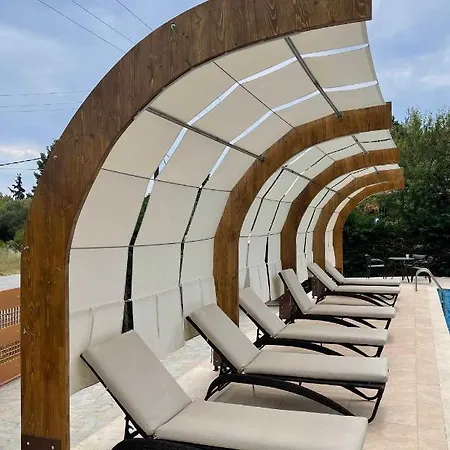 Captain's Пефкохори