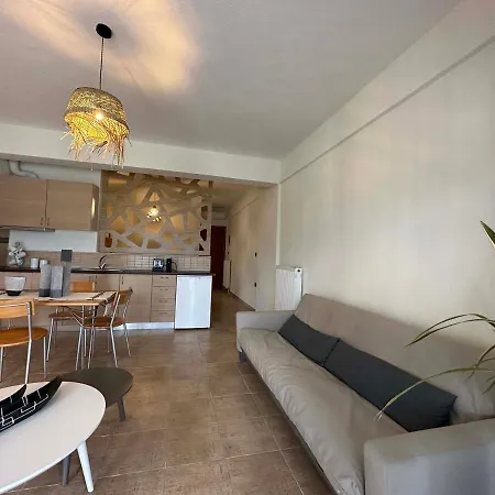 Captain's * Пефкохори