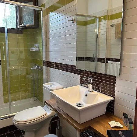 Captain's * Пефкохори