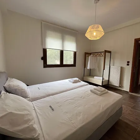 Captain's * Пефкохори